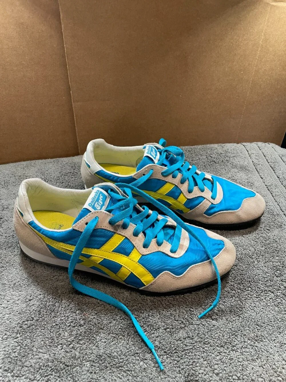 Onitsuka Tiger Serrano Sneakers Shoes Mens Size 9 White Blue Yellow Suede D109L
